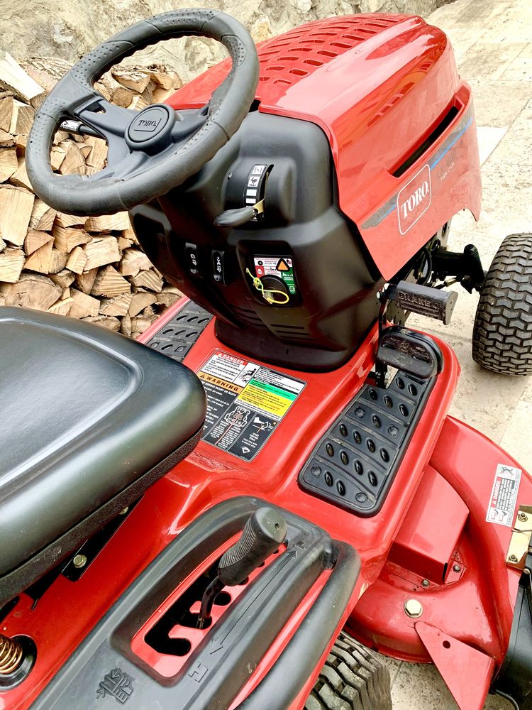 Tractoras de tuns iarba Toro American Funyirotraktor