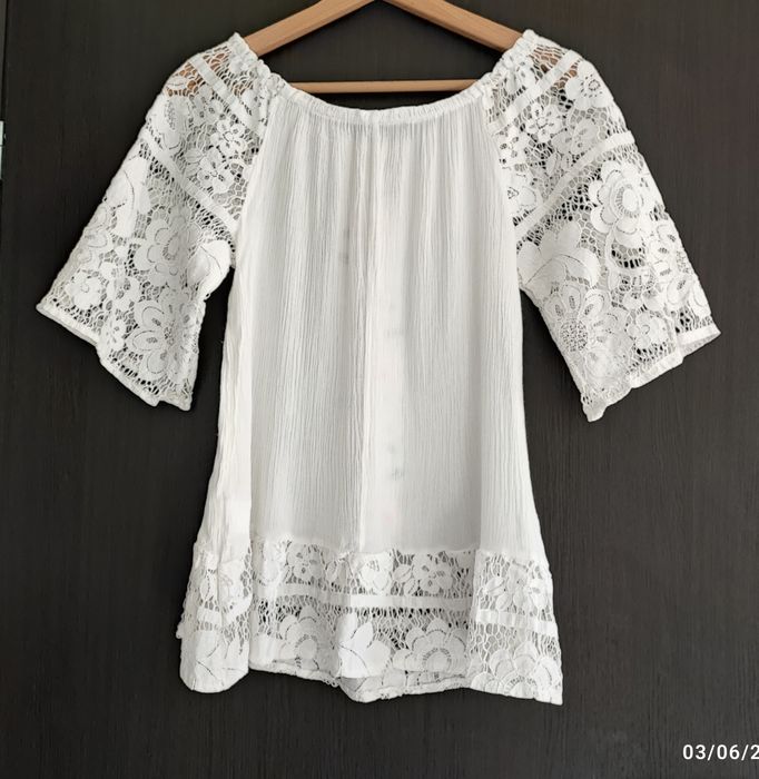 Buza/ie, alba cu dantela