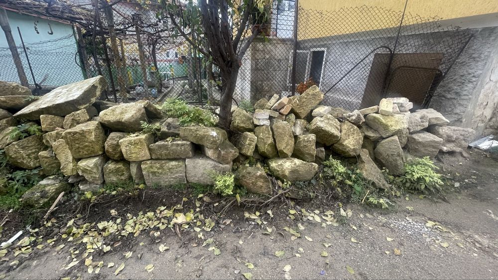 Дялани камъни за зидария груби и оформени