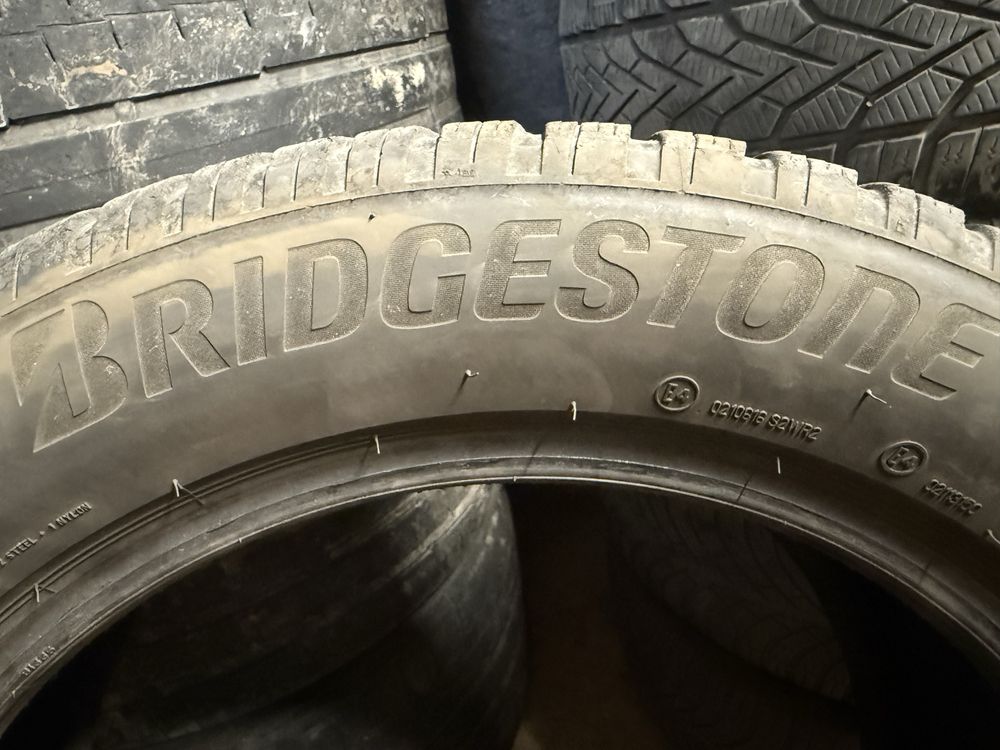 Bridgestone 235/55/18