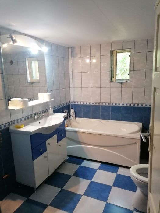 Casă de vânzare cu 1400 mp teren