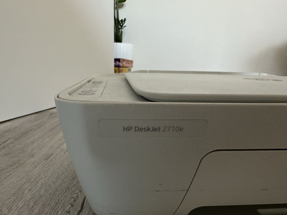 Imprimanta hp deskjet 2710e