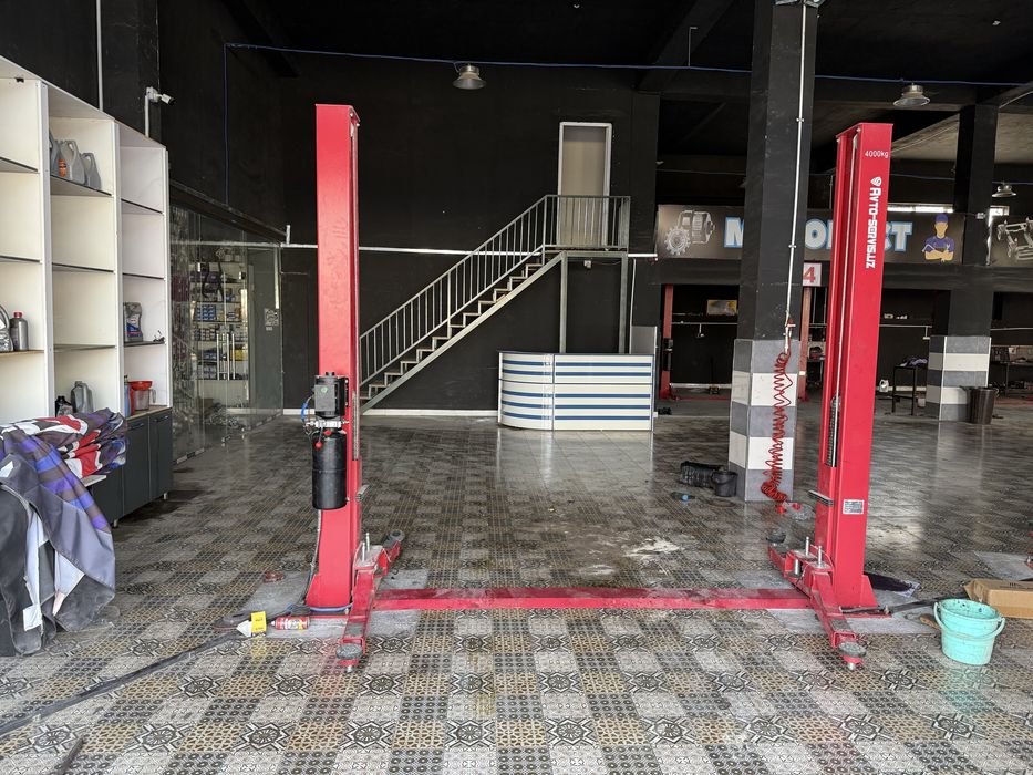 Продается Подьемник в отличном состоянии, для вашего сервиса