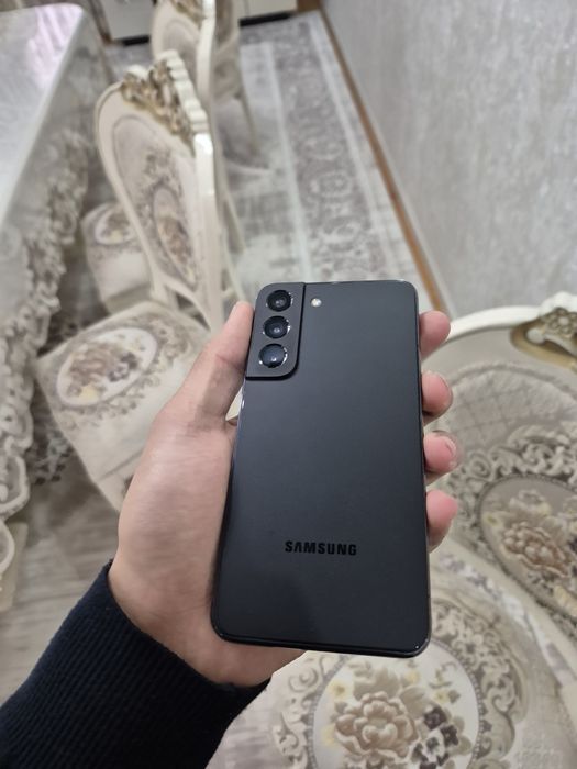 Samsung S22 rangi qora