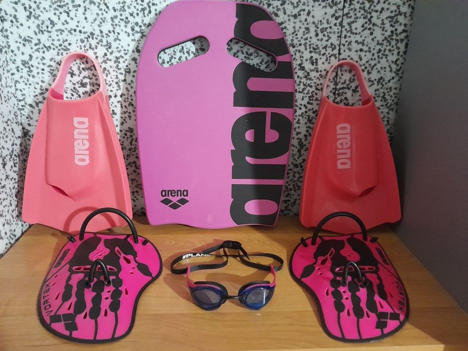 Лот от плувни принадлежности в розов цвят -"ARENA"