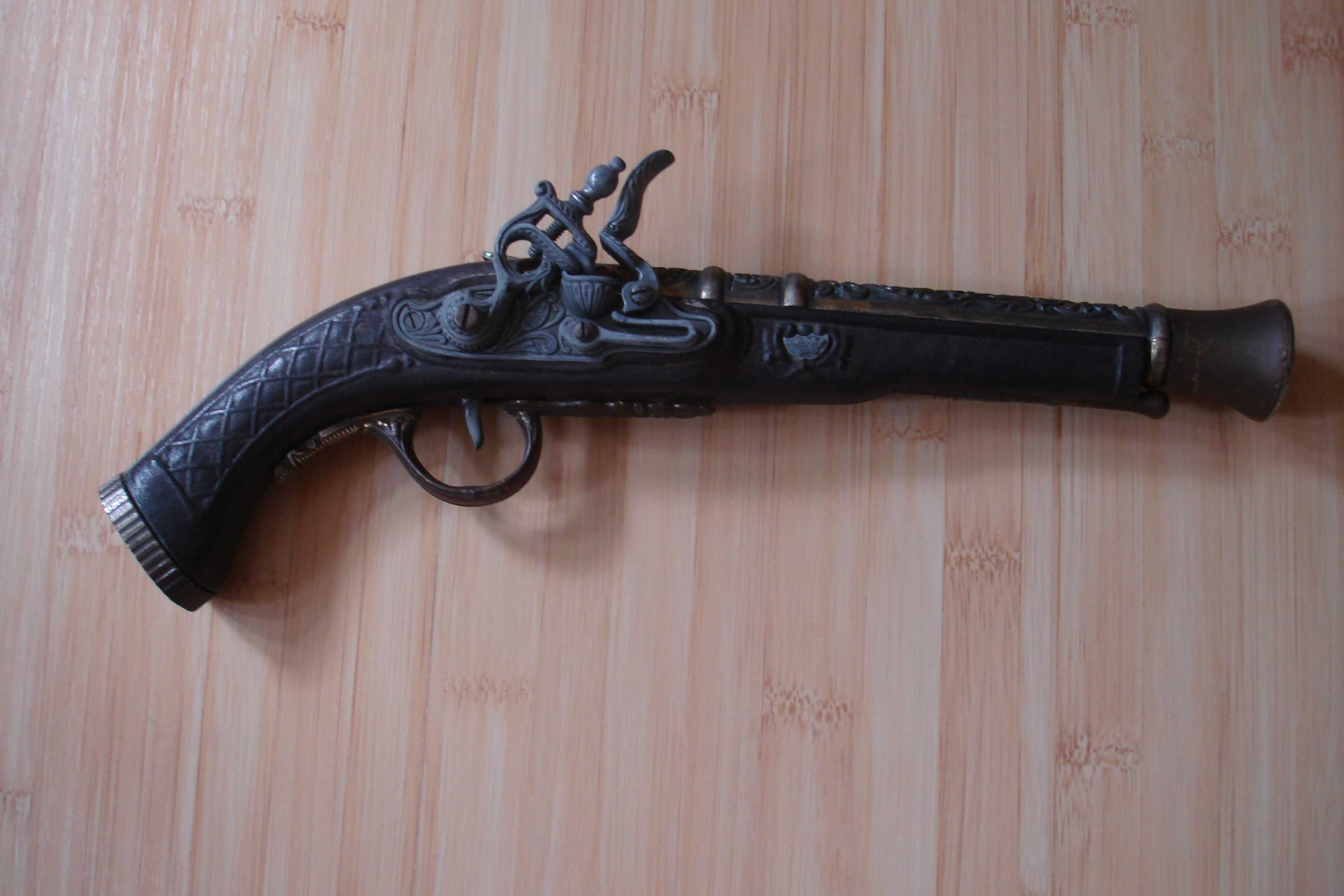 Sabie scurta si pistol de colectie model anii 1700