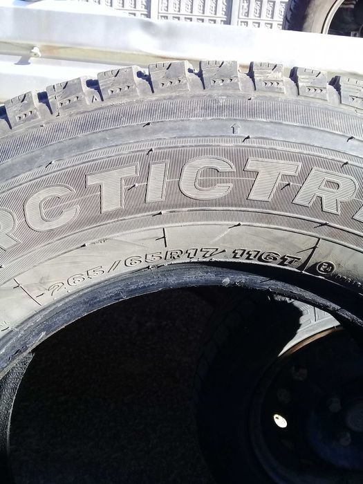Продам автомобильные шины зимние 265/65/17, 225/60/17
