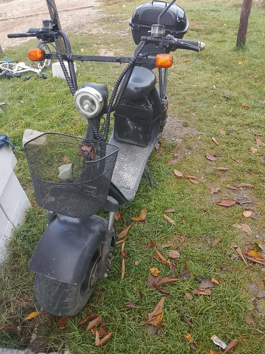Vând scuter electric