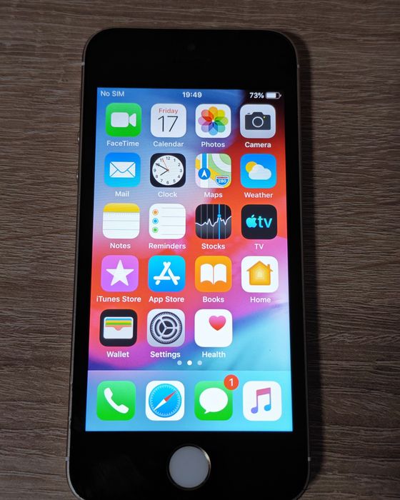 Iphone 5s 16GB  Gold идеално работещ!