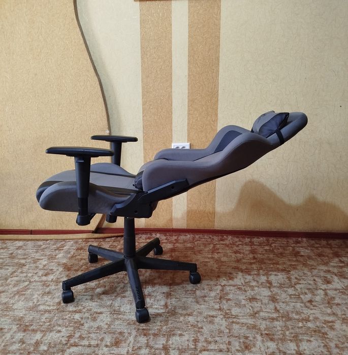 Игравой кресло сотилади