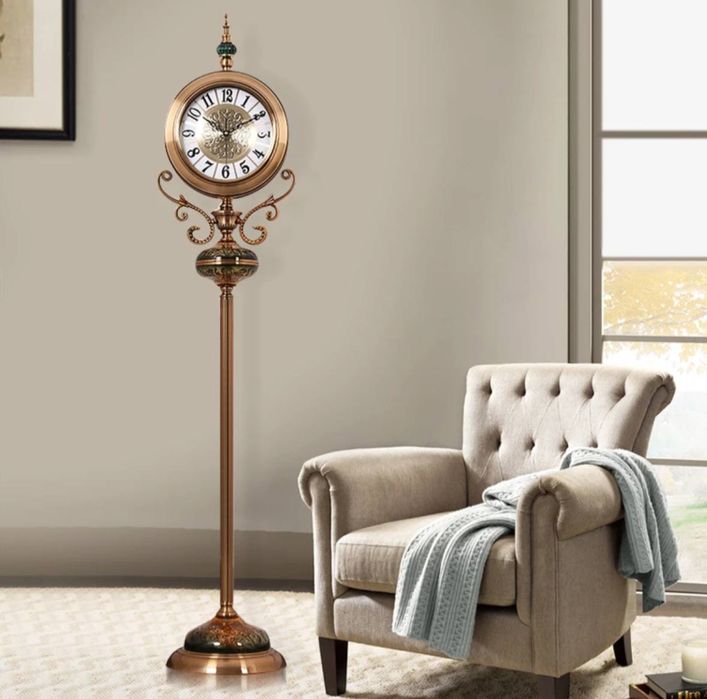 Часы роскошные напольные.