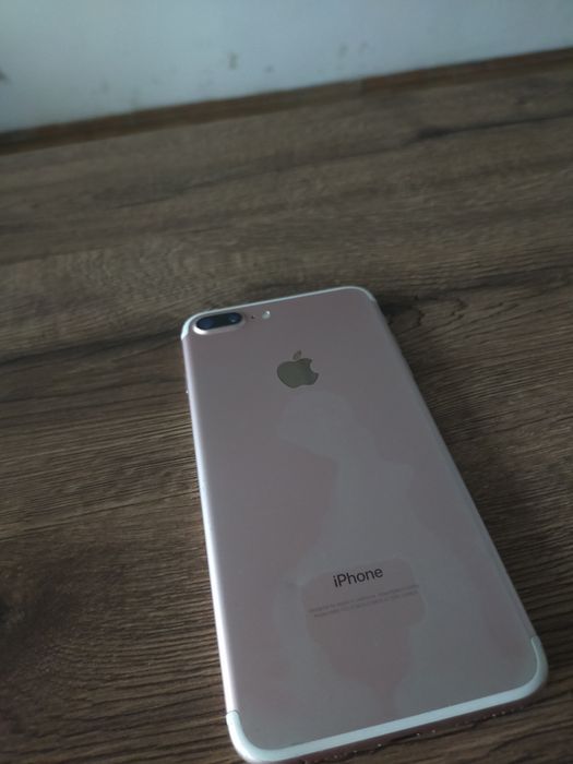 Айфон  7 + с минусом