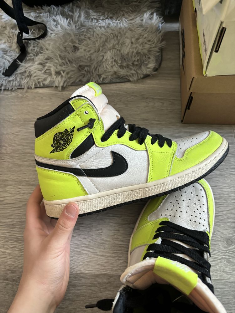 Jordan 1 high volt