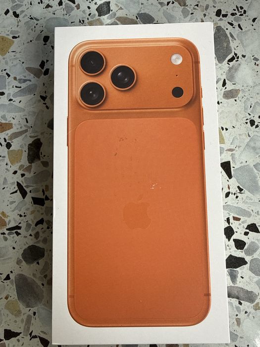 iPhone 17 pro Max Cosmic Orange( portocaliu) 246g sigilat neverlocked