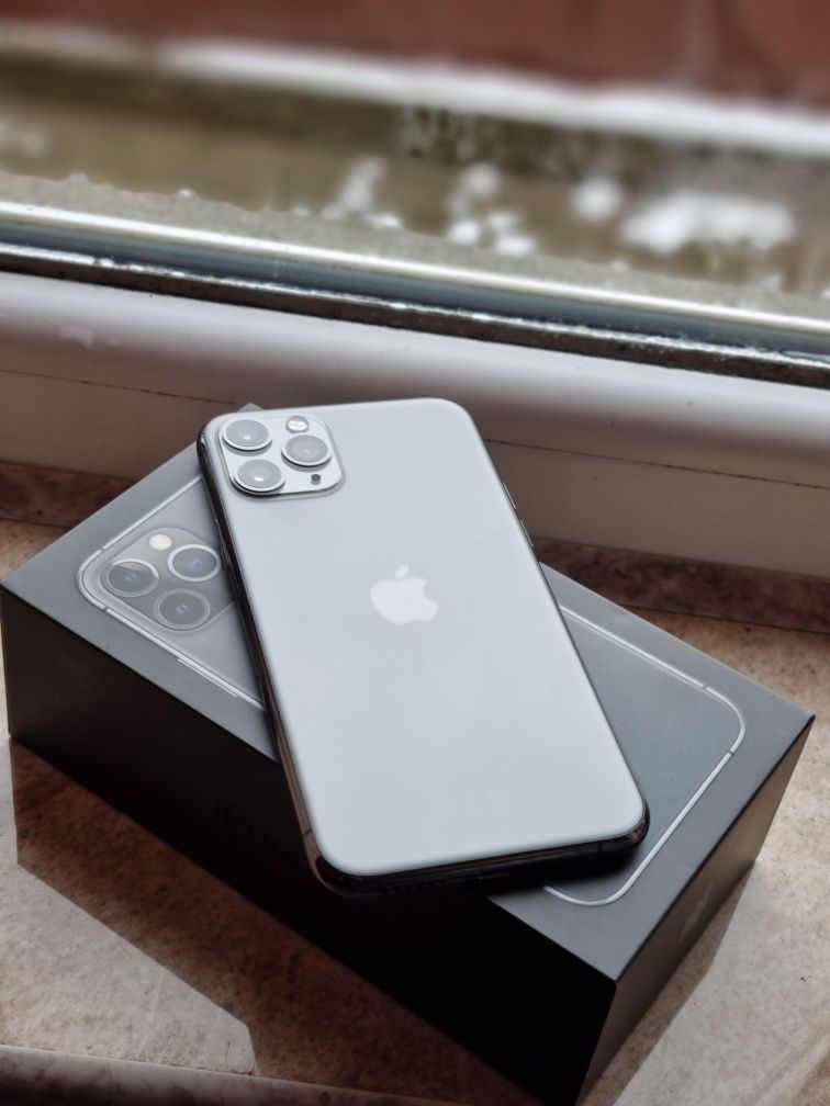 Vand iPhone 11 pro impecabil la cutie baterie 91% originala