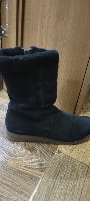 Продам зимнюю обувь замшевая 40 размер