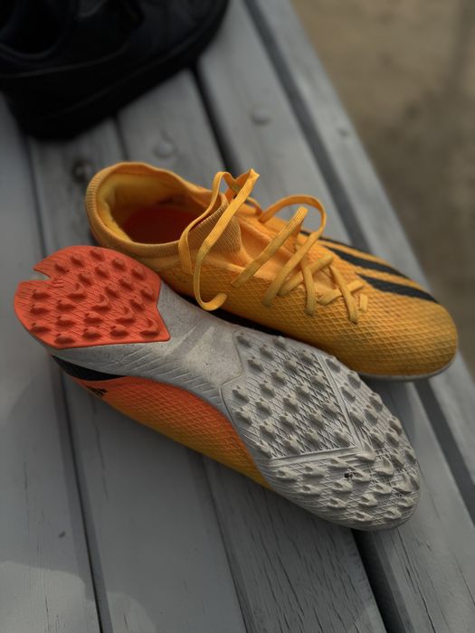 Adidasi fotbal sintetic