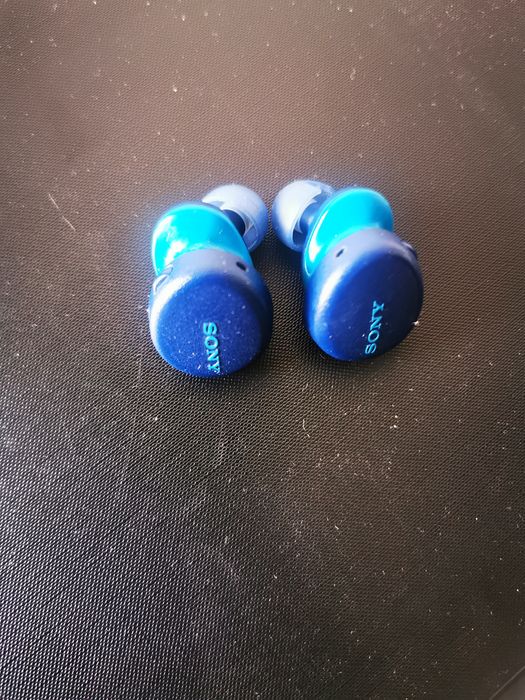 Продам наушники без футляра sony wf-xb700