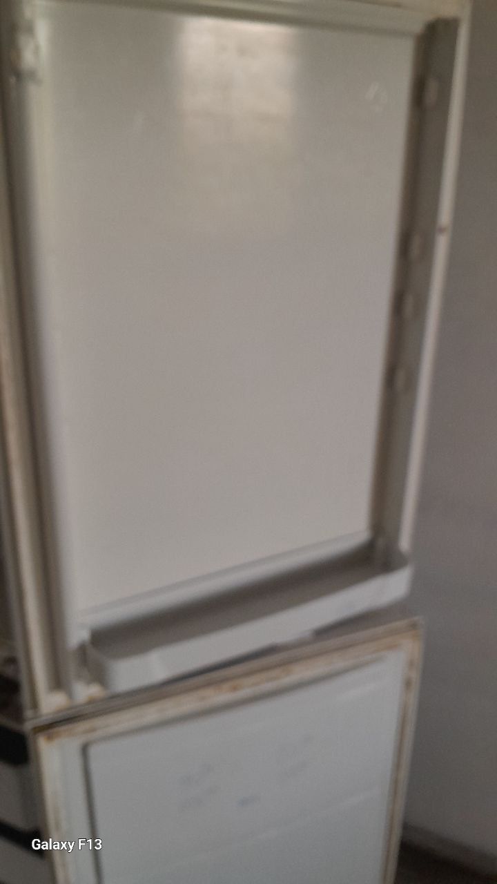 Продам холодильник Indesit