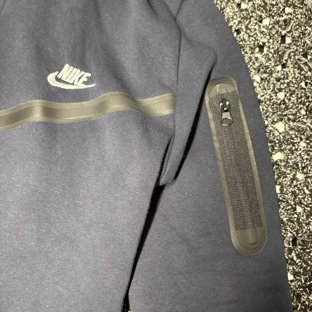 Ватирано горнище Nike Tech