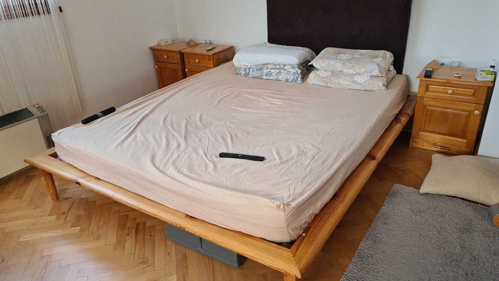 Леглоот  чам ръчна изработка отлично състояние ЗА МАТРАК 160/200