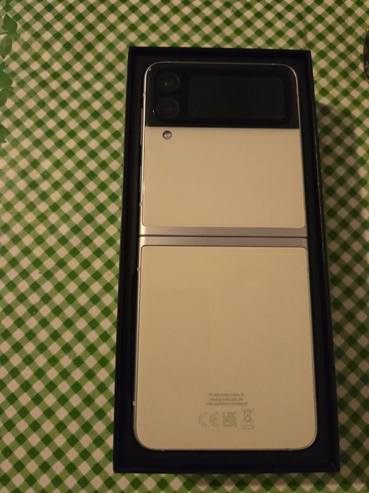 Samsung Galaxy Z Flip3 5G