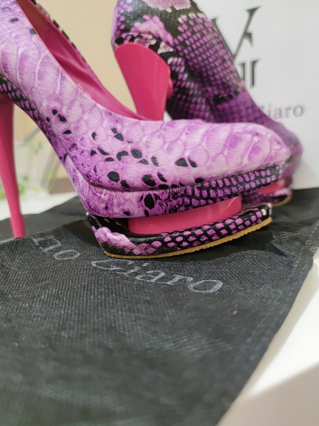 Обувки на висок ток Valentino Giaro