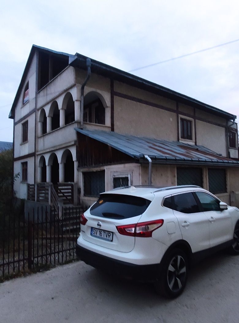 Casa tip duplex centru Siret + 1249 m2 teren