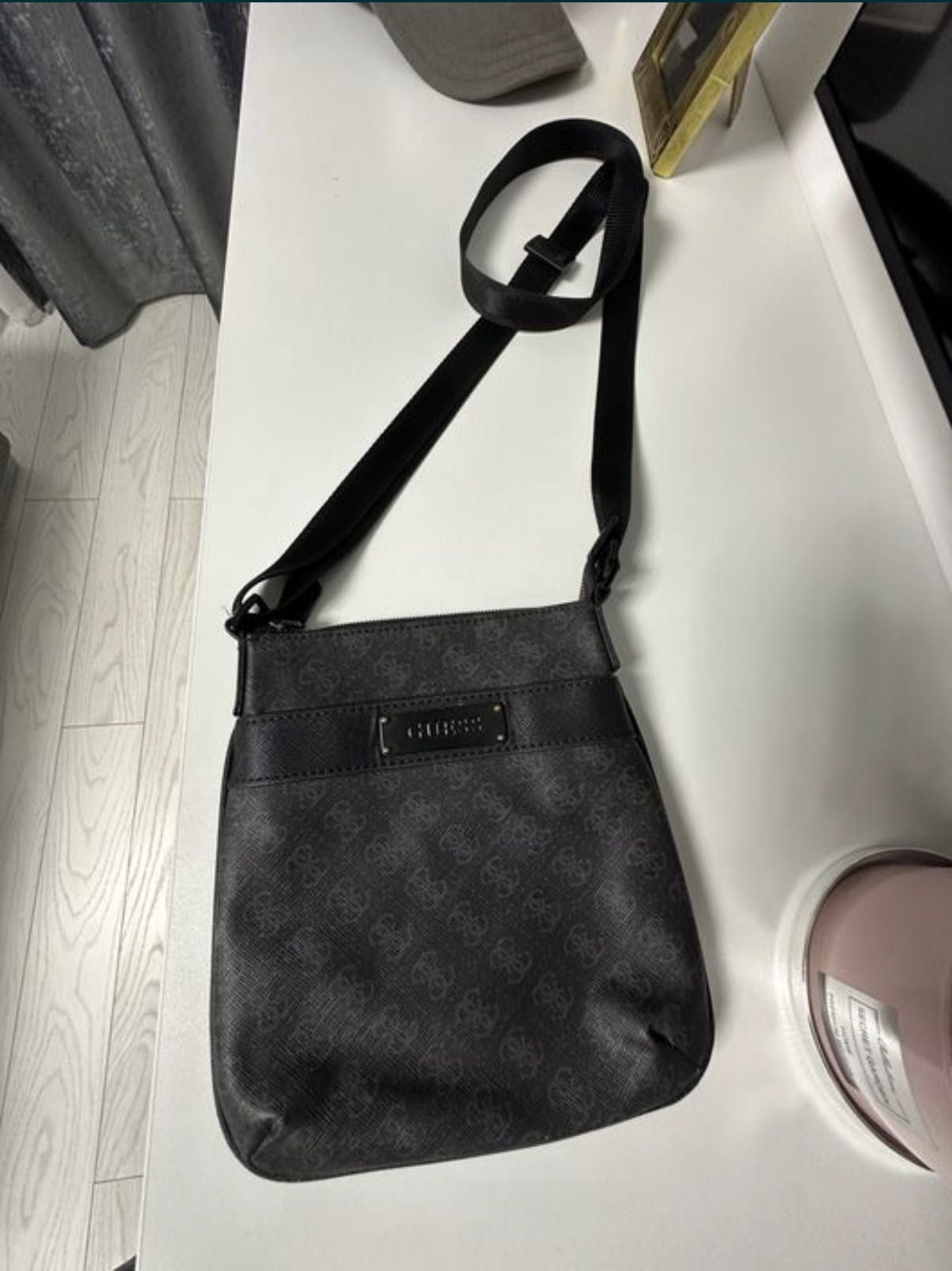 Geanta/Borseta Guess