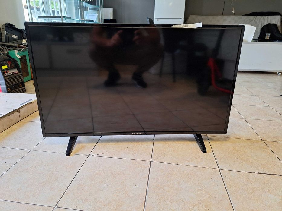 LCD Телевизор Crown 42 NV550