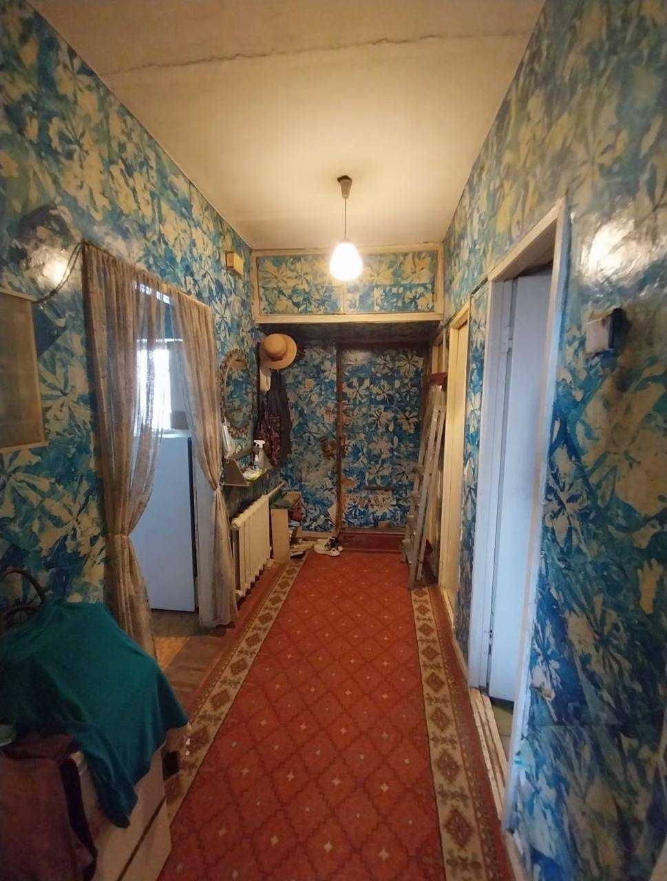 Продаётся квартира 3-комнатная кирпичный,