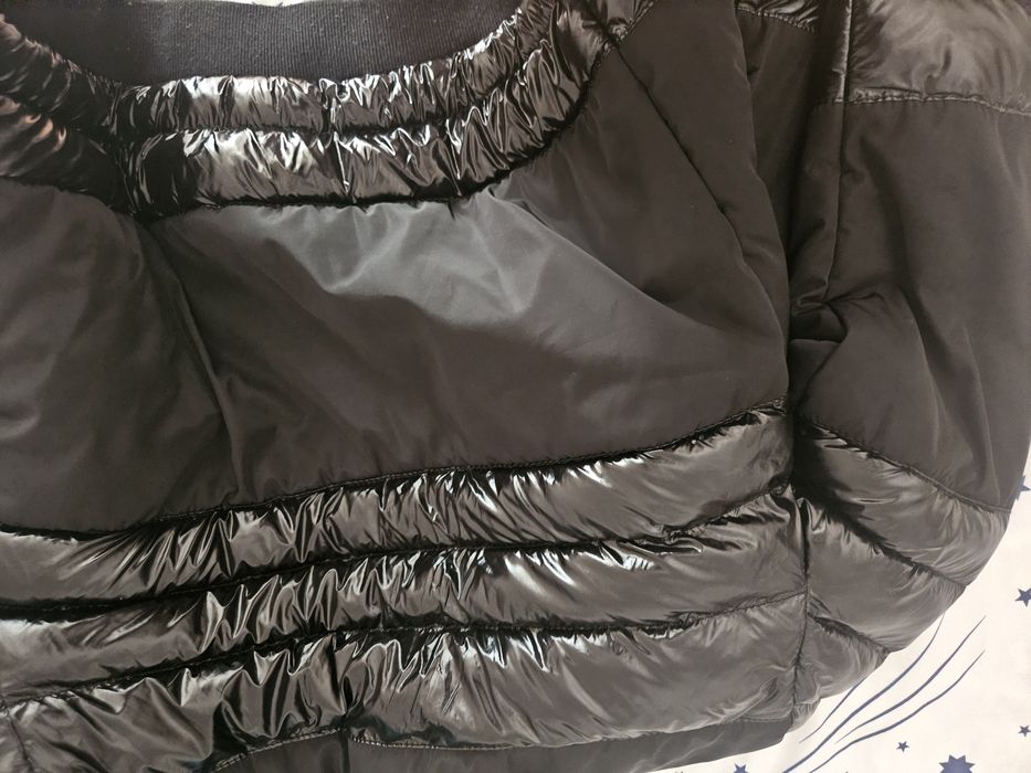 Geacă Moncler, ediție limitată