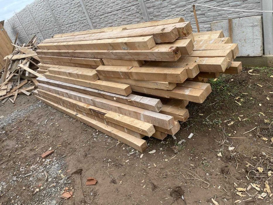 Materiale de construcții – lemn (scânduri, grinzi, dulapi)