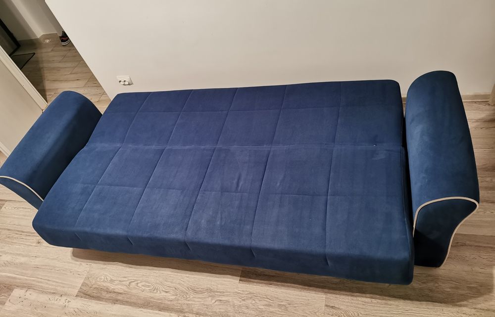 Canapea extensibila 3 locuri, foarte comoda si rezistenta