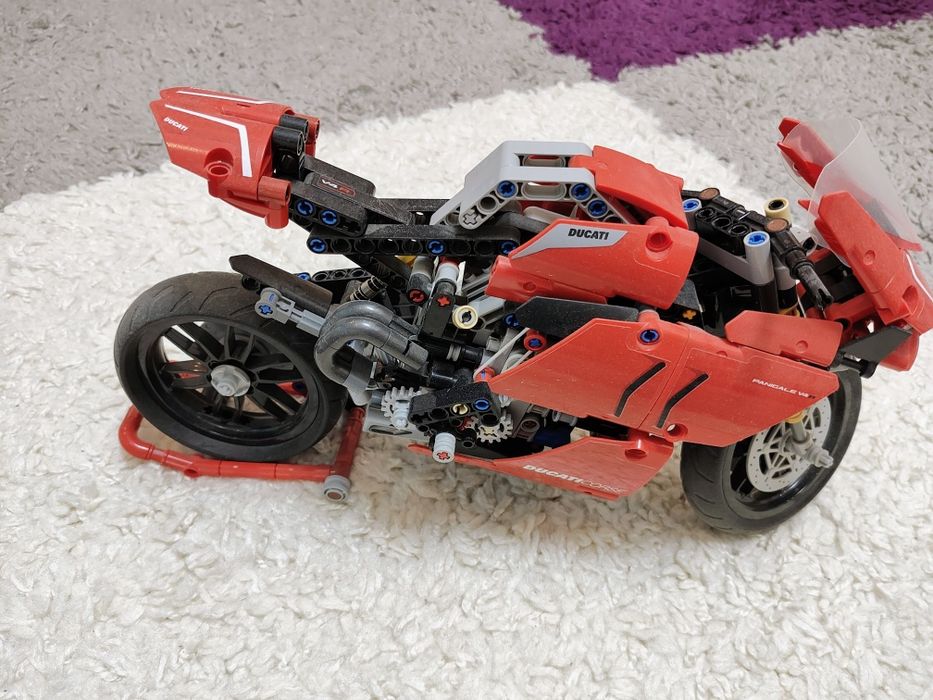 Lego Tehnic 42107 Ducati Panigale V4R