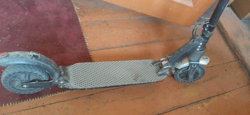 Продам  электросамокат КУГОО