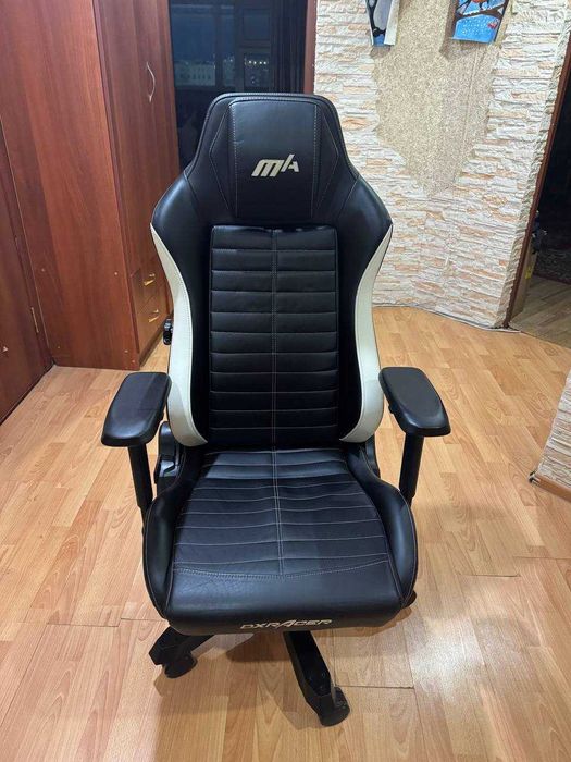 Компьютерное кресло DXRacer Master