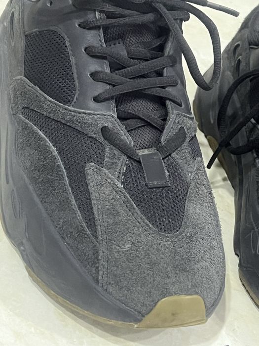 Adidas yeezy boost 700 v1
