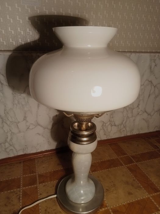 Советская настольная лампа.