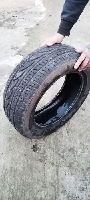 Vand 2 anvelope de vara 150/lei/buc  si 2 de iarna 50/lei/buc