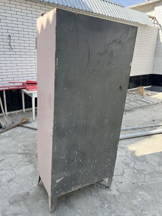 Железный сейф шкаф рост 2 метр