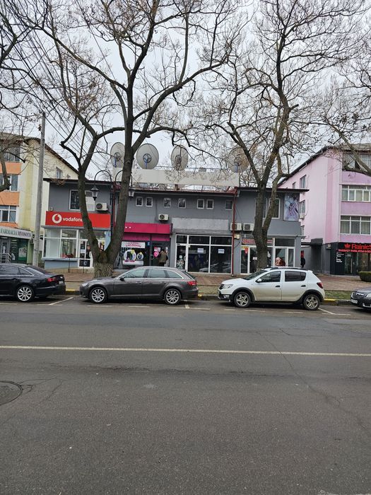 Spatiu comercial de închiriat.