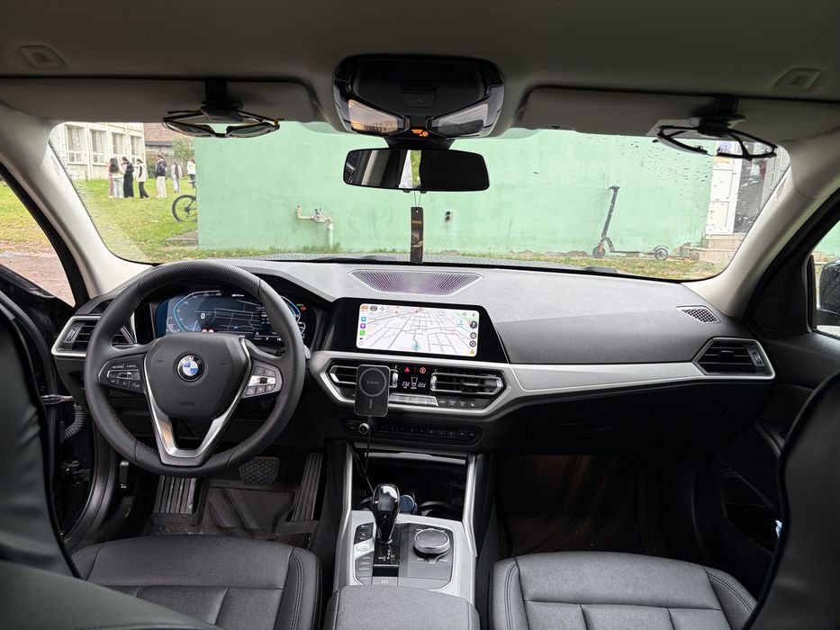 BMW 330e Hybrid.