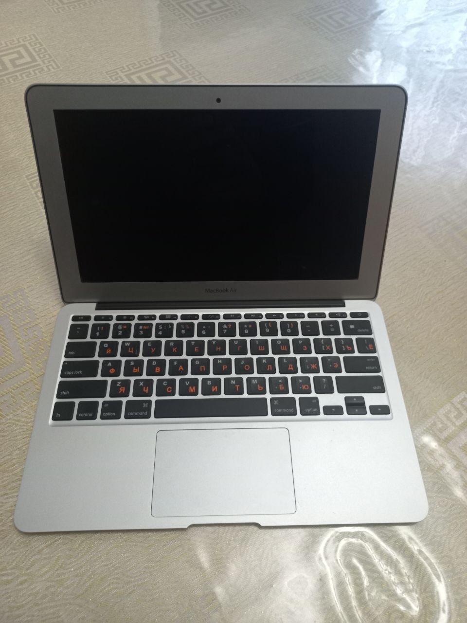 MacBook ideal holatda