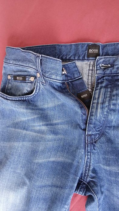 BOSS Maine размер 33/32, мъжки дънки в перфектно състояние.