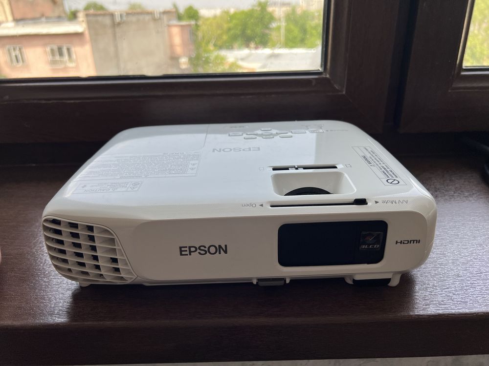 Projektor Epson EB-S18