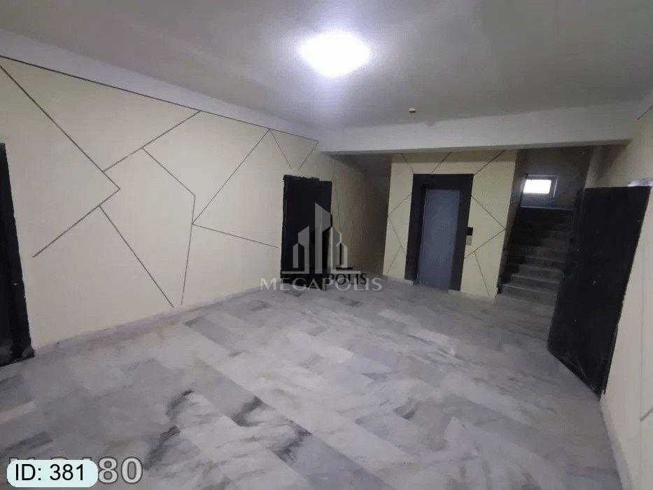 №381 7 mikr 43 maktab tarafda 2 xonali kvartira sotiladi