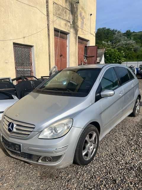 Dezmembrez B-class W245 /2008,2.0 CDI,140cp,aut. 8 tr. Argintiu Polar