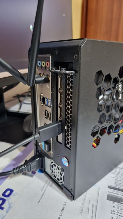 Компьютер  CustomMOD’s FLEX 4.5L