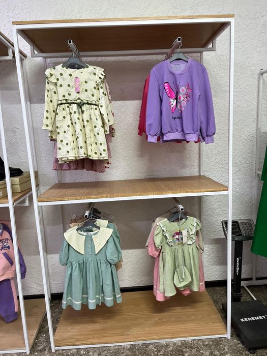 Напольные ветрина полка